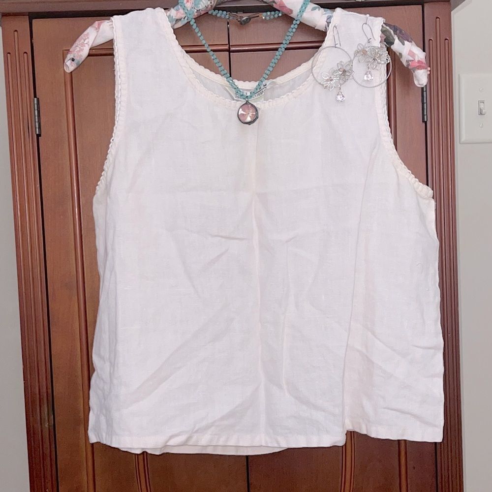 UNIFORM-JOHNPAULRICHARD Sleeveless Linen Top
